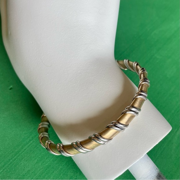 14k Two Tone real Gold flexible classy bangle Bracelet - Picture 2 of 10